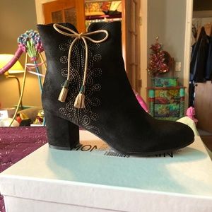 Scrollwork Bootie- Monroe & Main